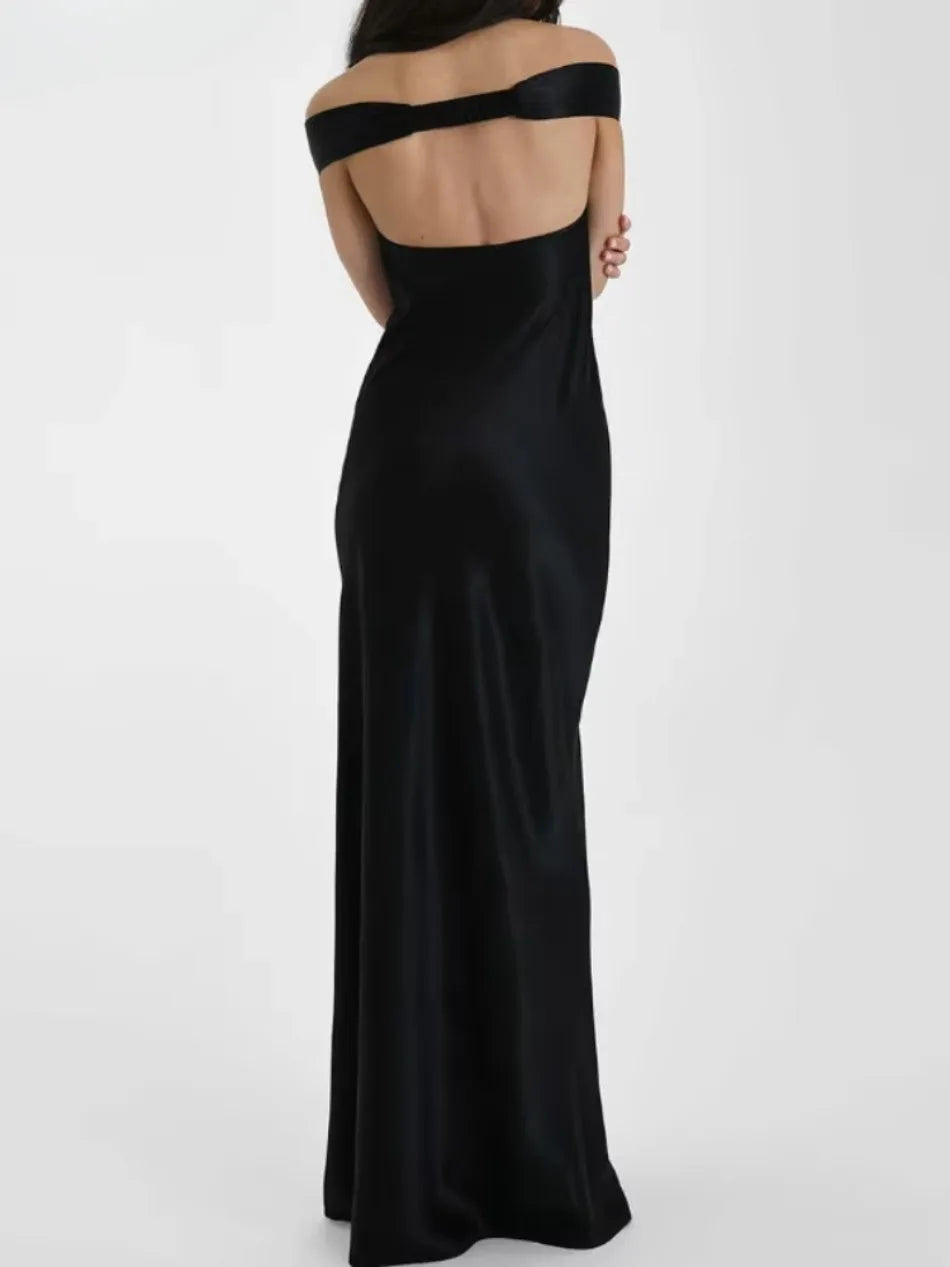 שמלת סאטן-ג'ורדן