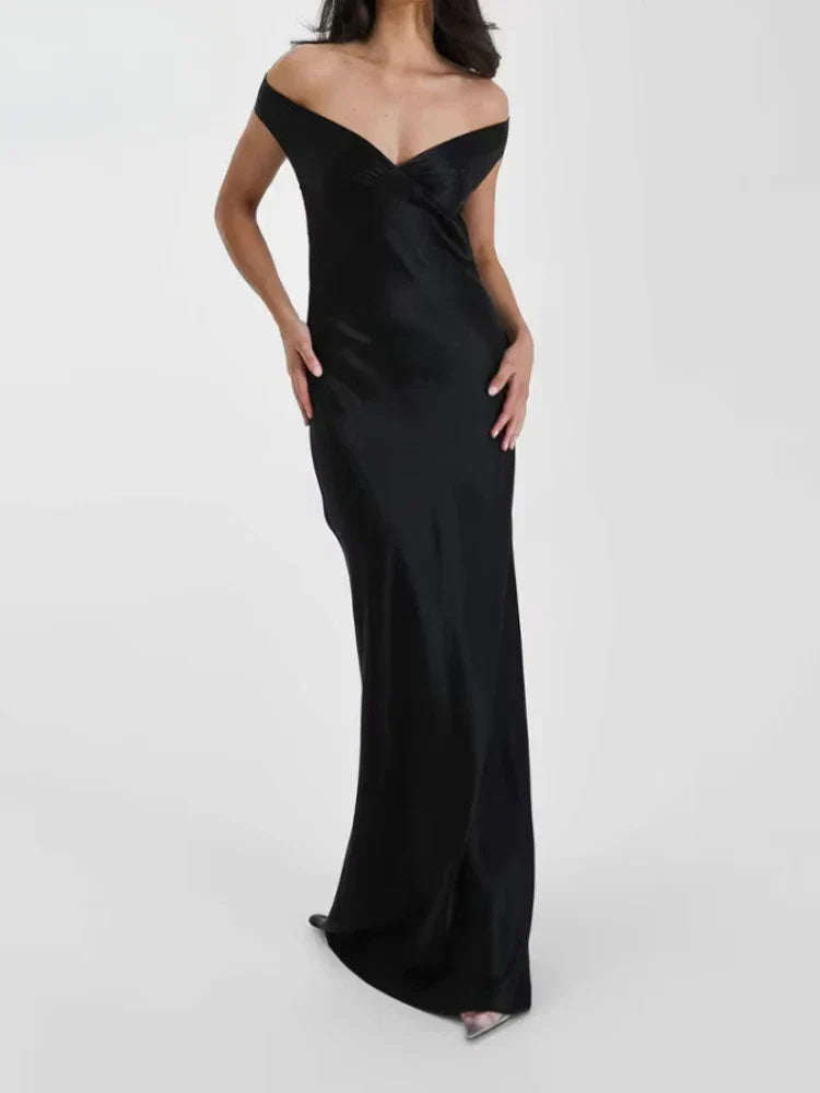 שמלת סאטן-ג'ורדן