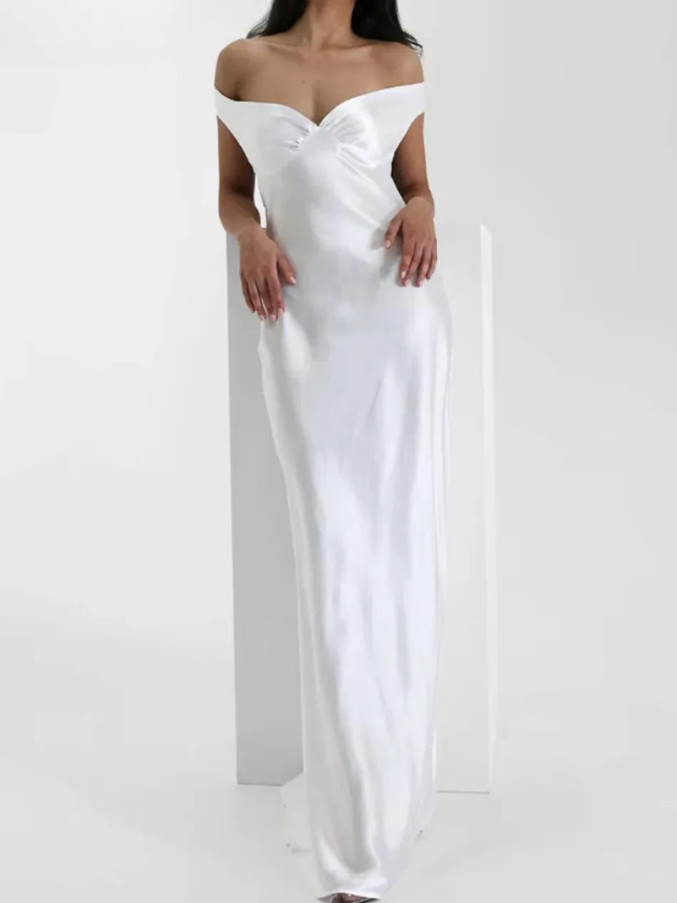 שמלת סאטן-ג'ורדן