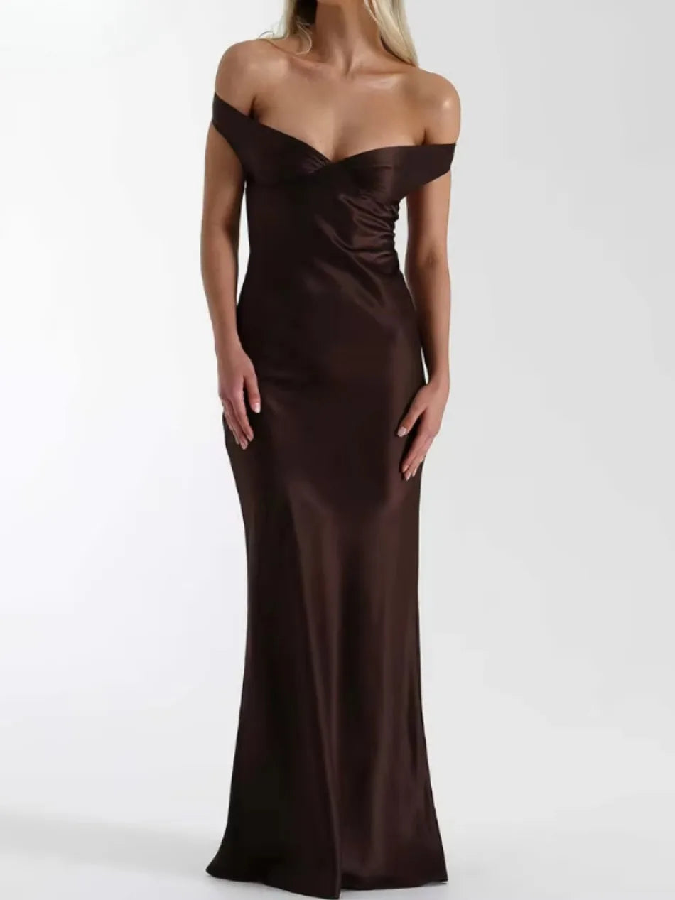 שמלת סאטן-ג'ורדן